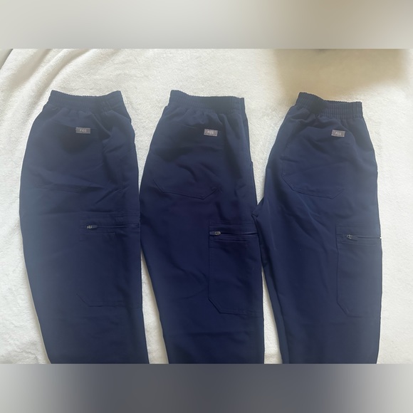 FIGS scrub bottoms- Yola Skinny Scrub Pants x3 - Picture 2 of 4